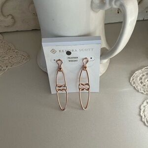 Kendra Scott Fallyn linear rose gold earrings nwt